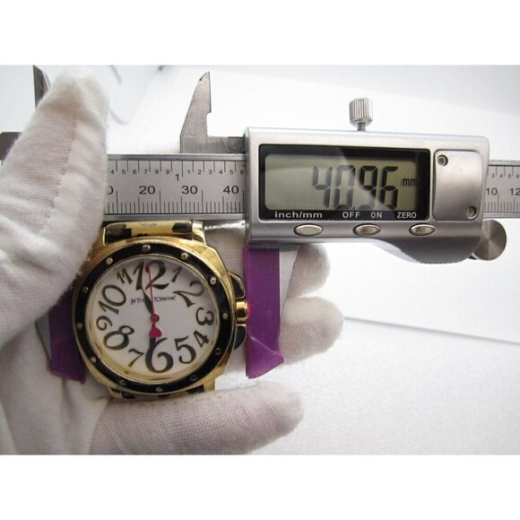 Women Betsey Johnson Quartz WR Analog Dial Lepoard Watch (G348) - Picture 2 of 9